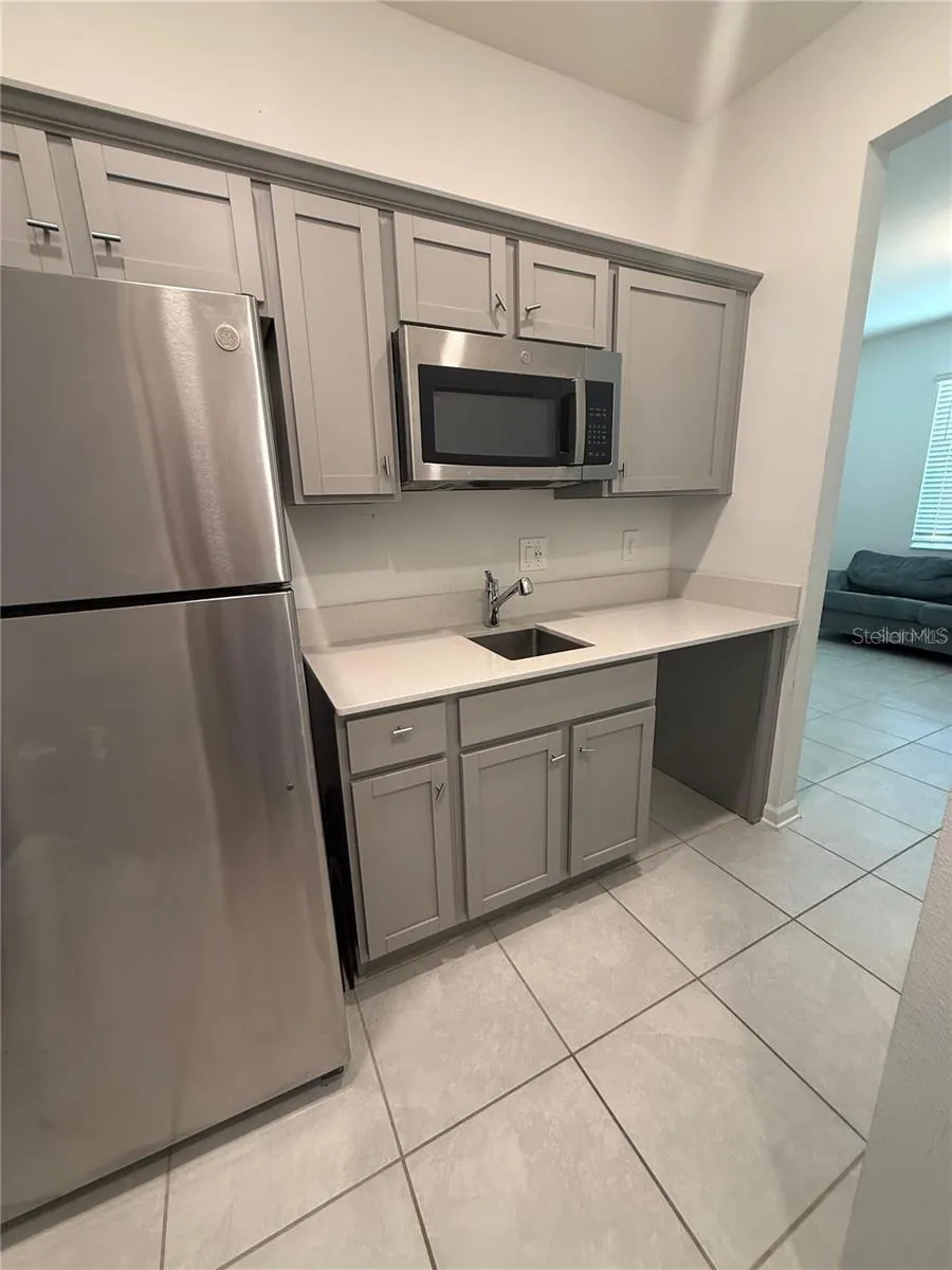 3999 AMBROSE AVENUE #B Kissimmee, FL 34746