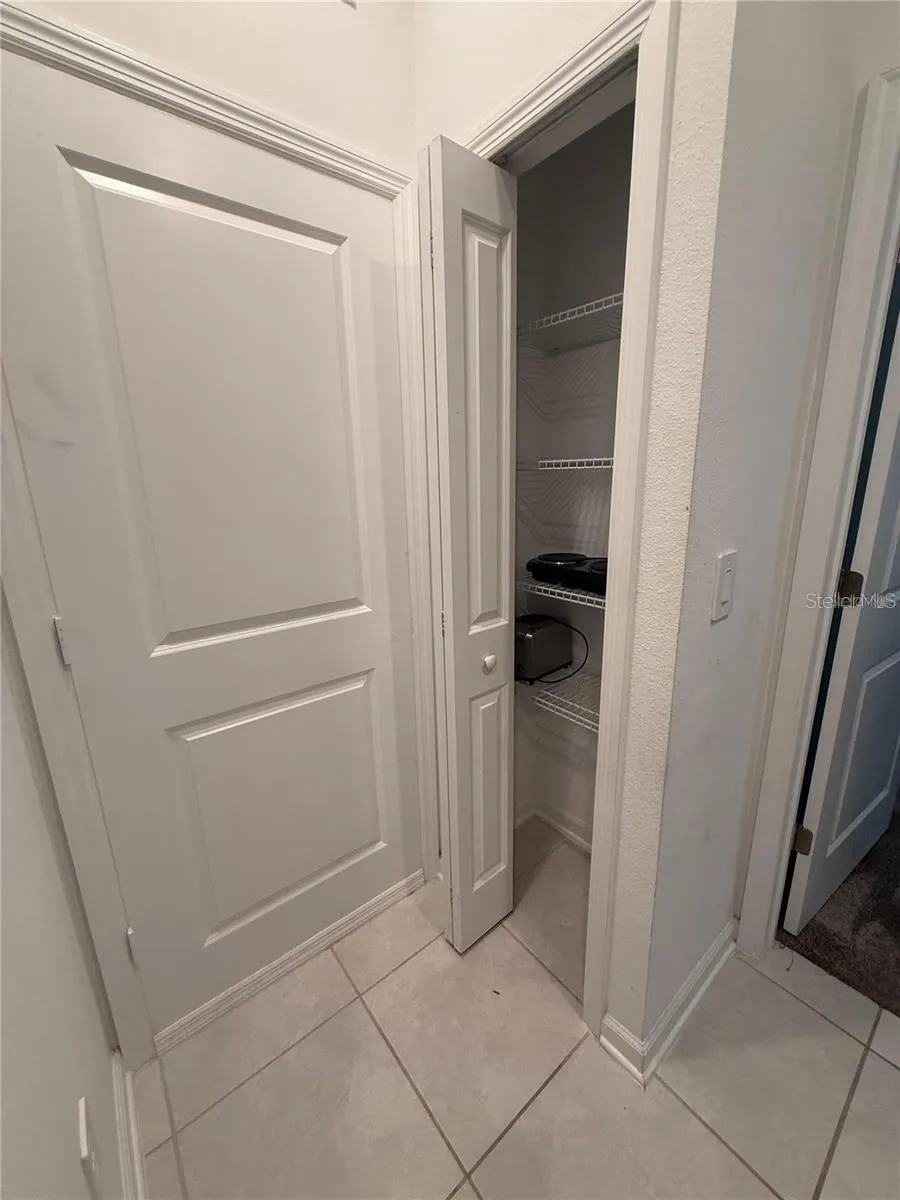 3999 AMBROSE AVENUE #B Kissimmee, FL 34746