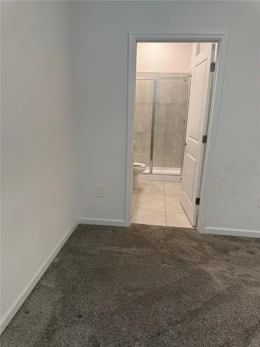 3999 AMBROSE AVENUE #B Kissimmee, FL 34746