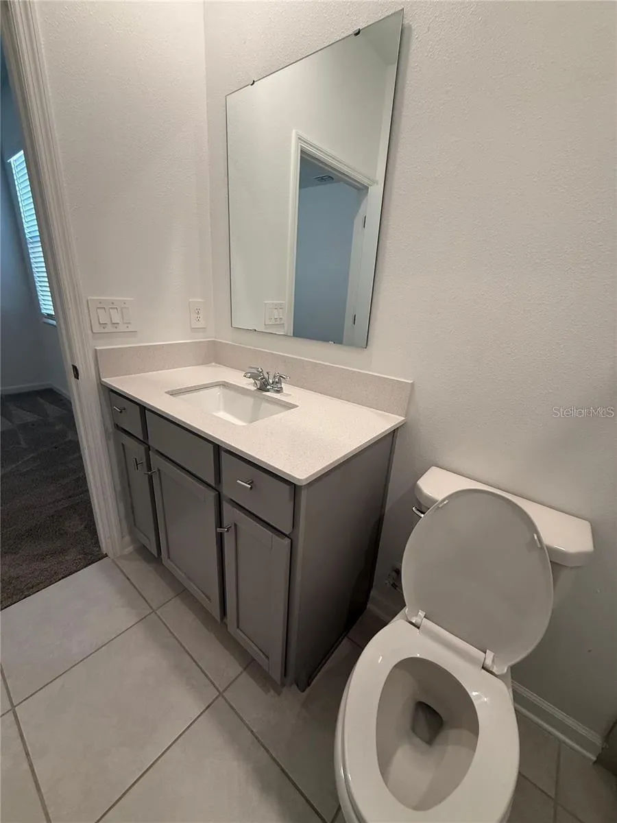 3999 AMBROSE AVENUE #B Kissimmee, FL 34746