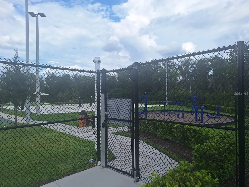 3999 AMBROSE AVENUE #B Kissimmee, FL 34746