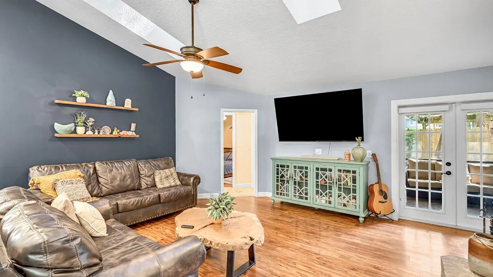 837 TOWERING OAK WAY Apopka, FL 32712