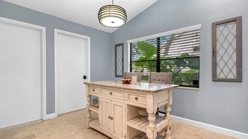 837 TOWERING OAK WAY Apopka, FL 32712