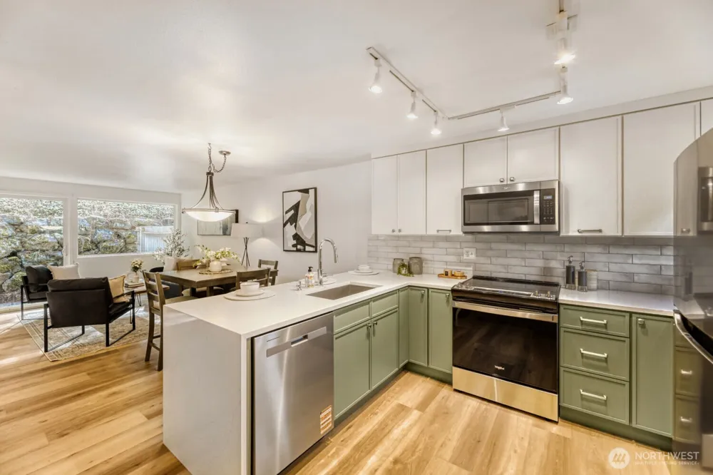 22906 Edmonds Way #10 Edmonds, WA 98020