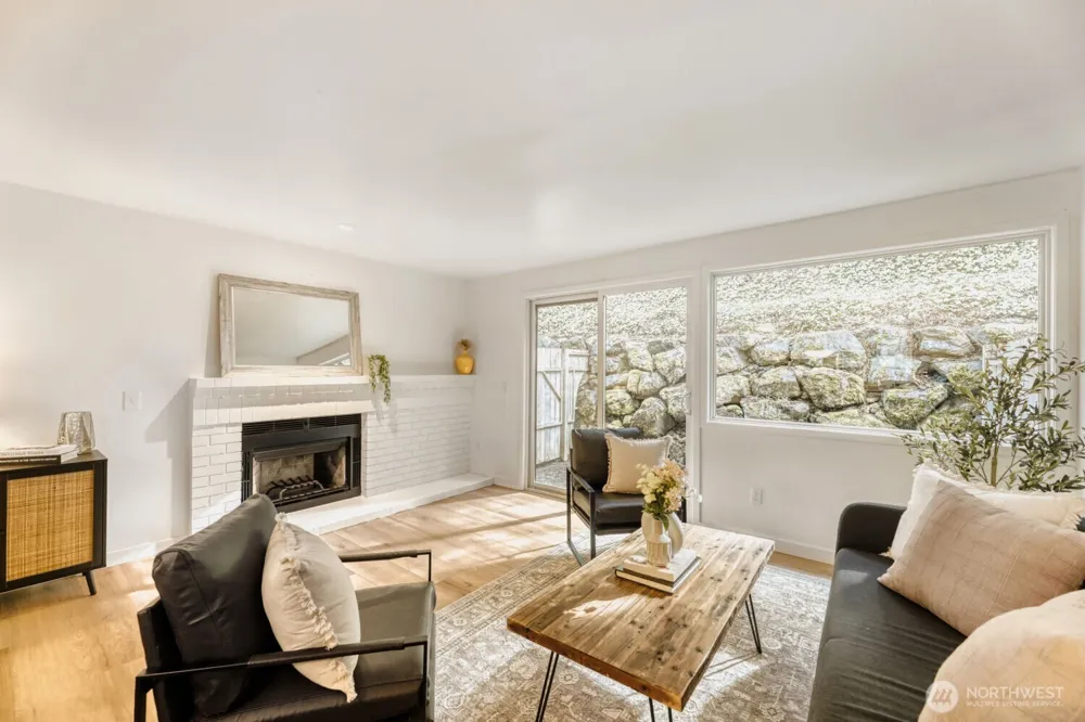22906 Edmonds Way #10 Edmonds, WA 98020