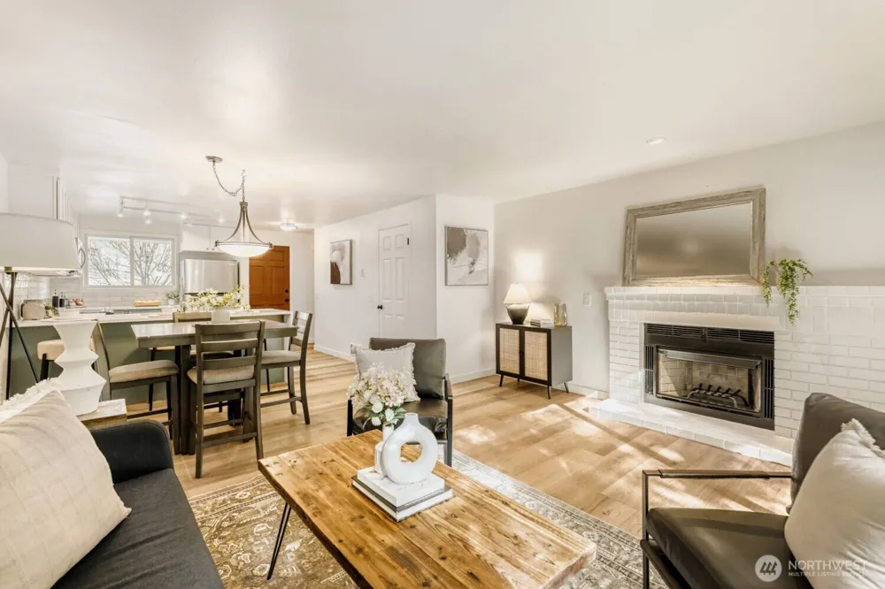 22906 Edmonds Way #10 Edmonds, WA 98020