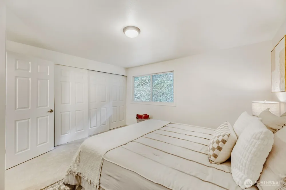 22906 Edmonds Way #10 Edmonds, WA 98020