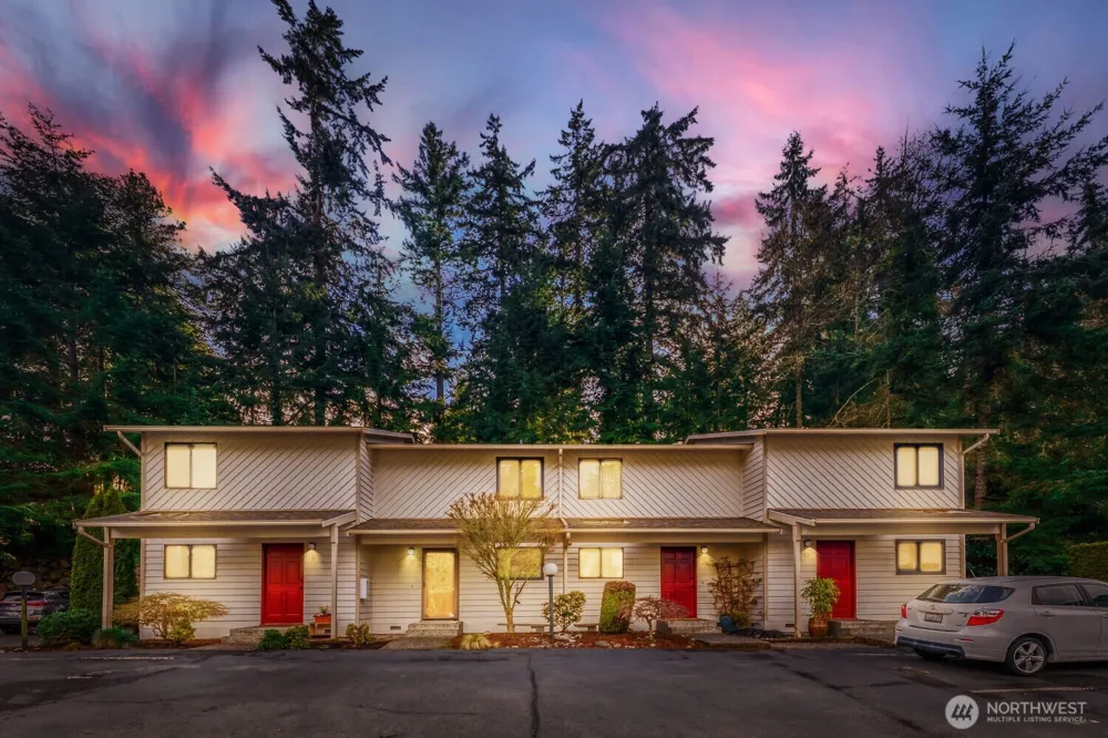22906 Edmonds Way #10 Edmonds, WA 98020
