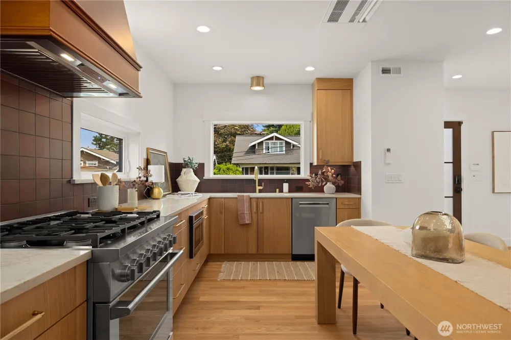 2903 3rd Avenue Seattle, WA 98109