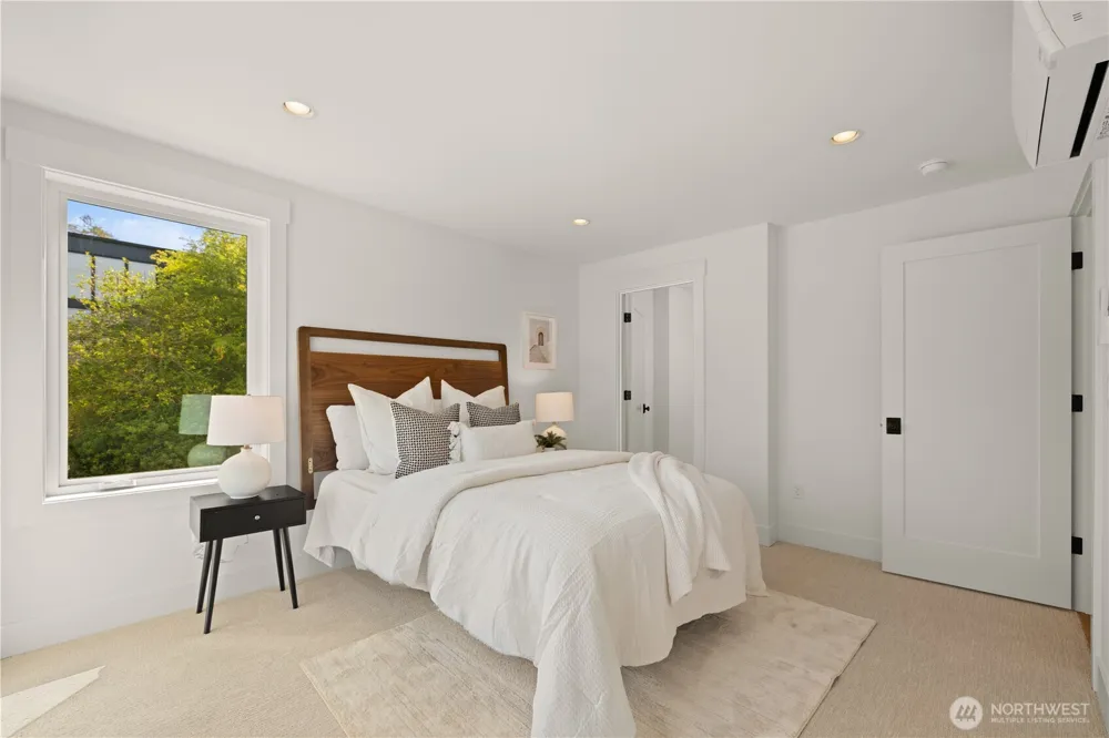 2903 3rd Avenue Seattle, WA 98109