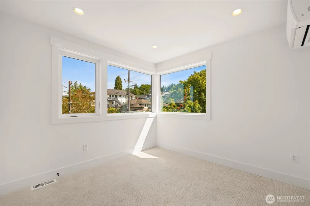 2903 3rd Avenue Seattle, WA 98109