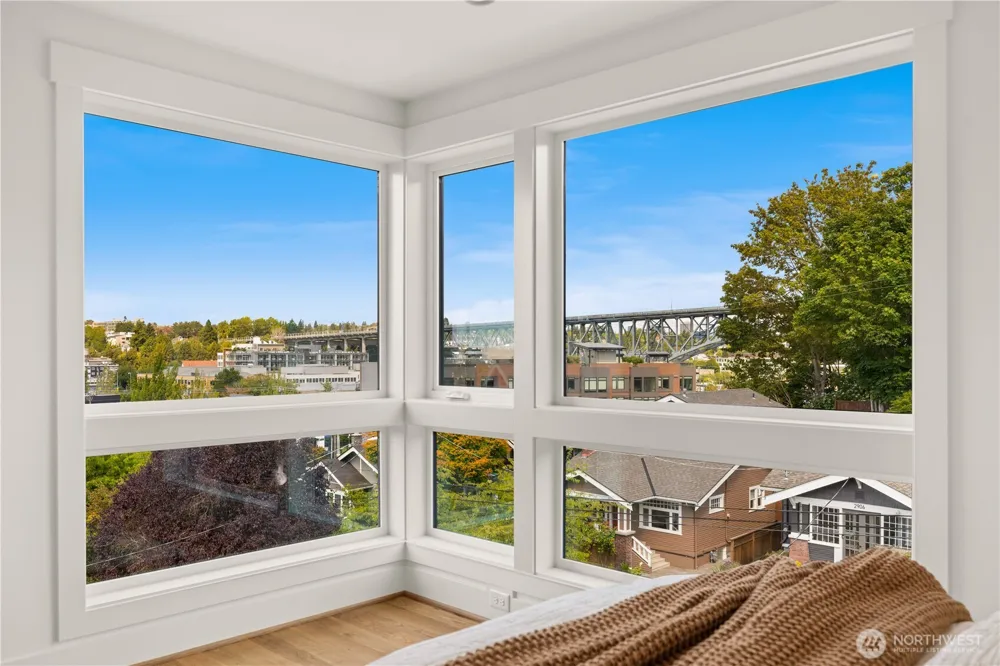 2903 3rd Avenue Seattle, WA 98109