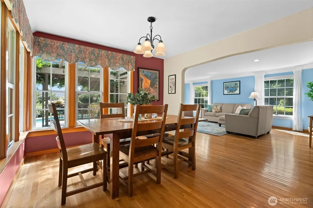1867 Gossard St Enumclaw, WA 98022
