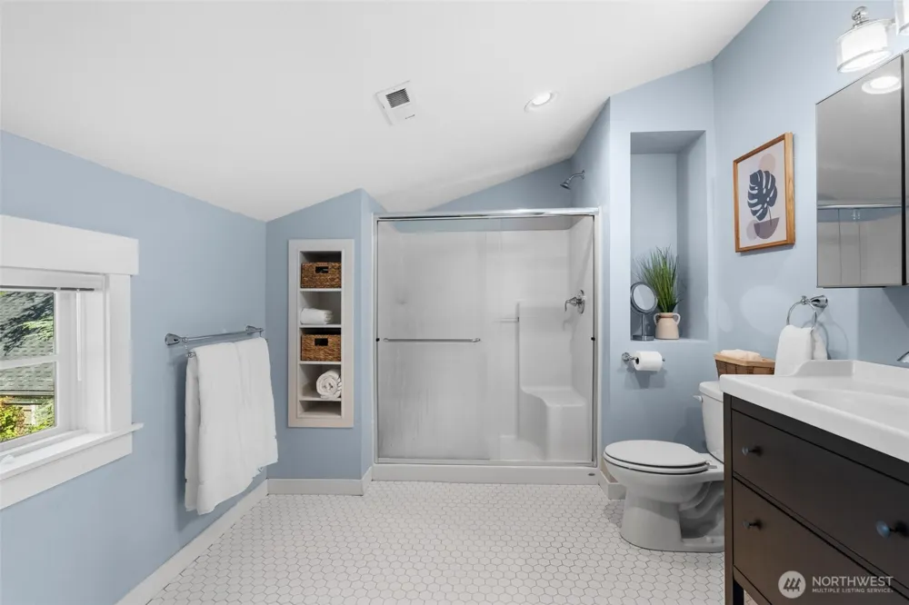 1867 Gossard St Enumclaw, WA 98022