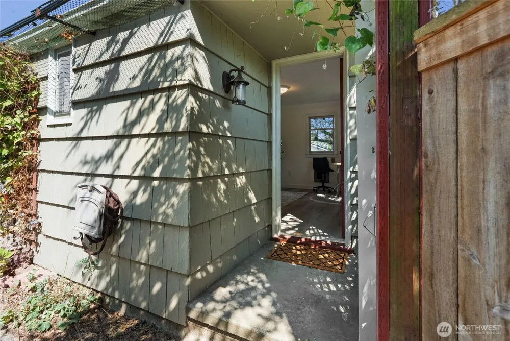 1867 Gossard St Enumclaw, WA 98022