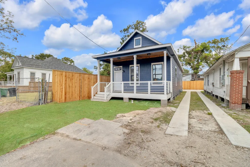 1708 Gentry Street #AB Houston, TX 77009