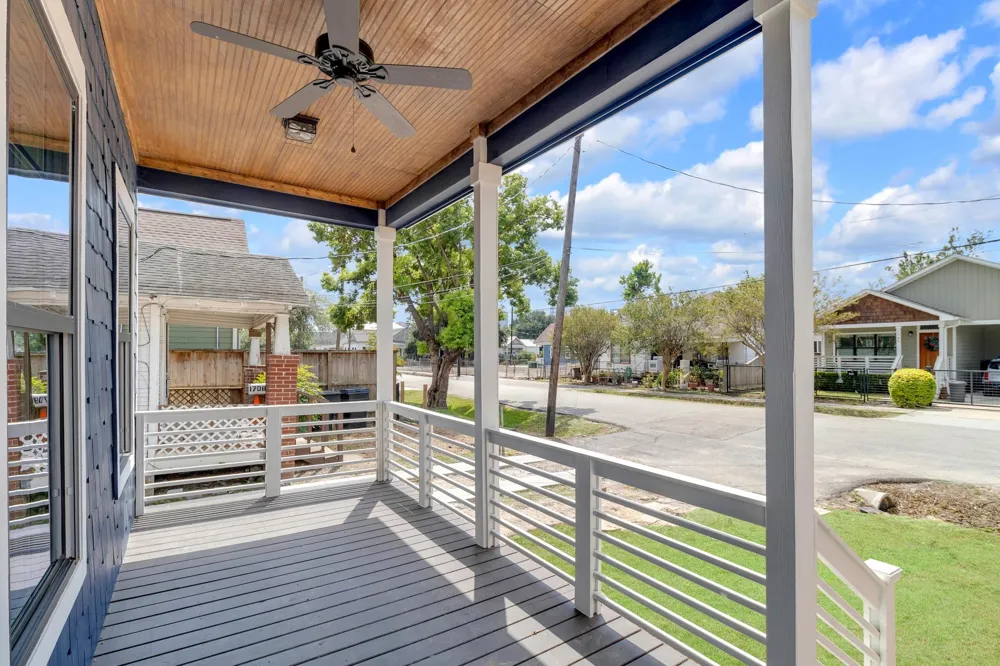 1708 Gentry Street #AB Houston, TX 77009