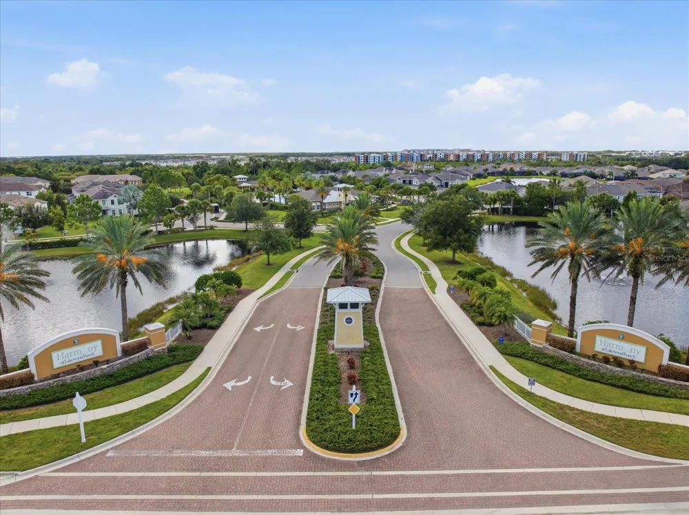 11243 SPRING GATE TRAIL Bradenton, FL 34211