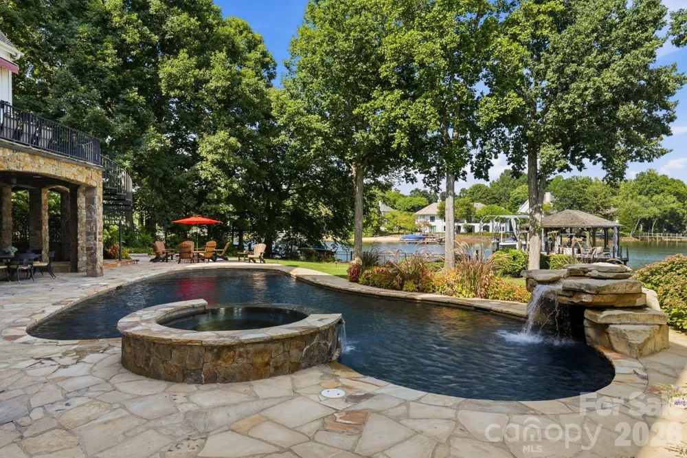 18802 Balmore Pines Lane Cornelius, NC 28031