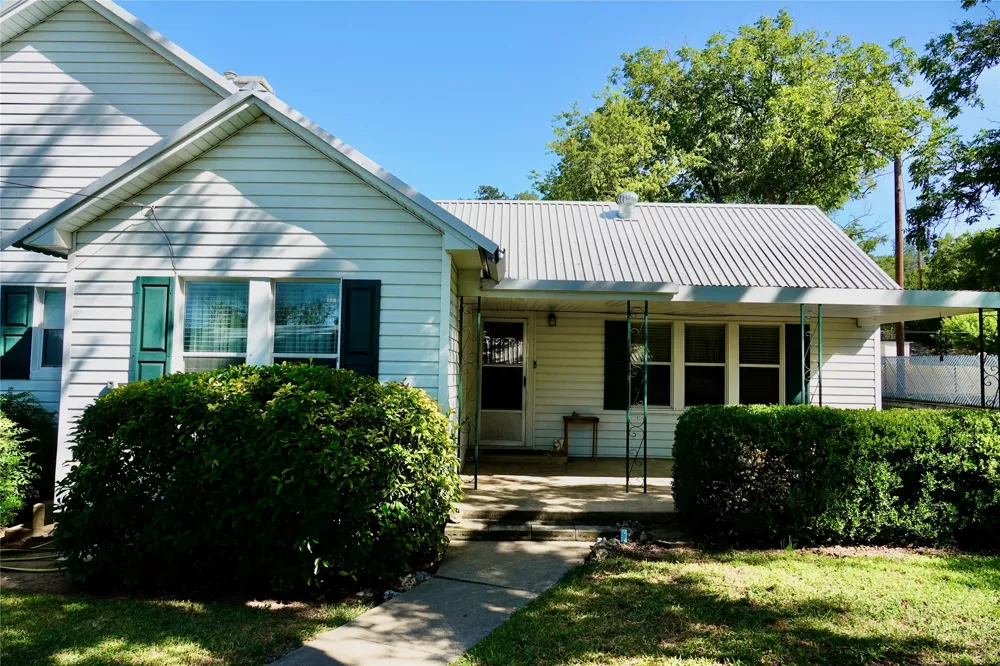 1108 Reilley Street Goldthwaite, TX 76844