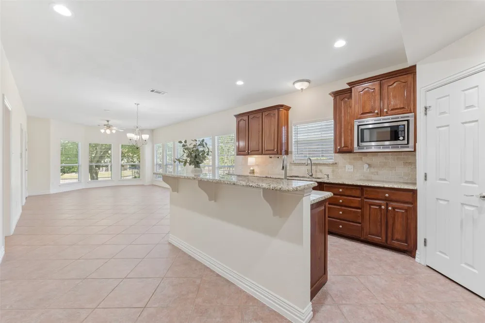 1825 Spinnaker Lane Azle, TX 76020