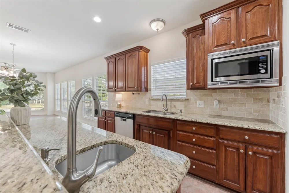 1825 Spinnaker Lane Azle, TX 76020