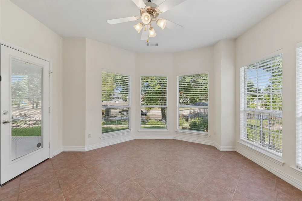 1825 Spinnaker Lane Azle, TX 76020
