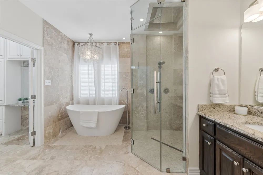 1825 Spinnaker Lane Azle, TX 76020