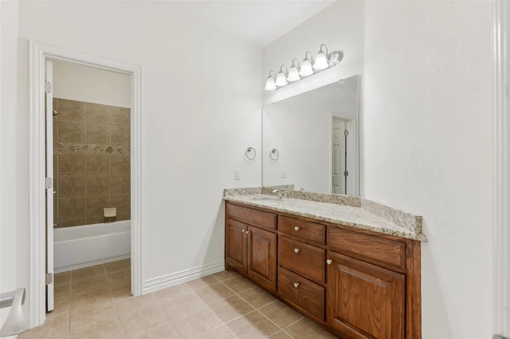 1825 Spinnaker Lane Azle, TX 76020