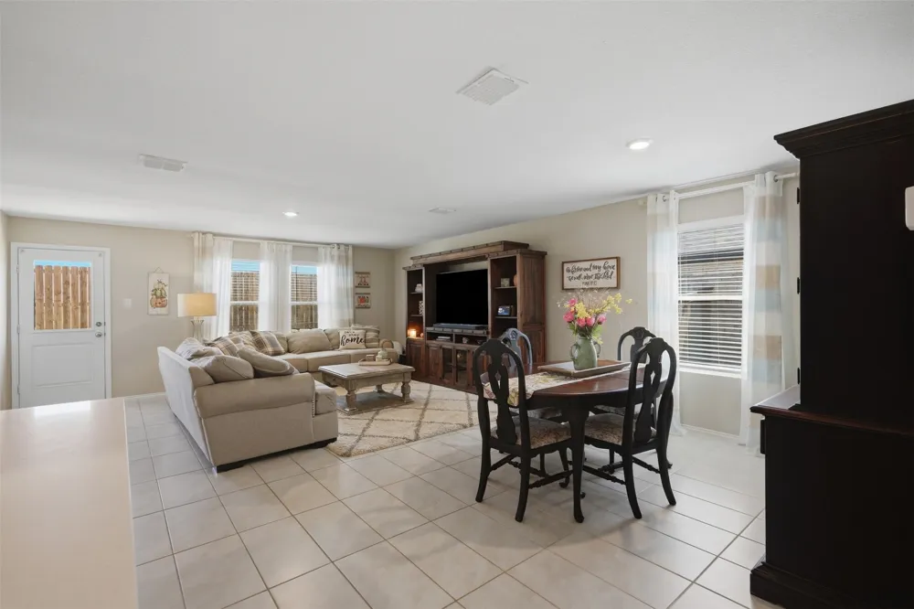 14025 Ilderton Street Pilot Point, TX 76258