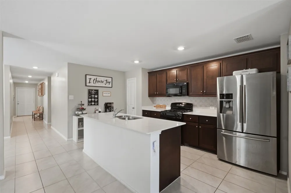 14025 Ilderton Street Pilot Point, TX 76258