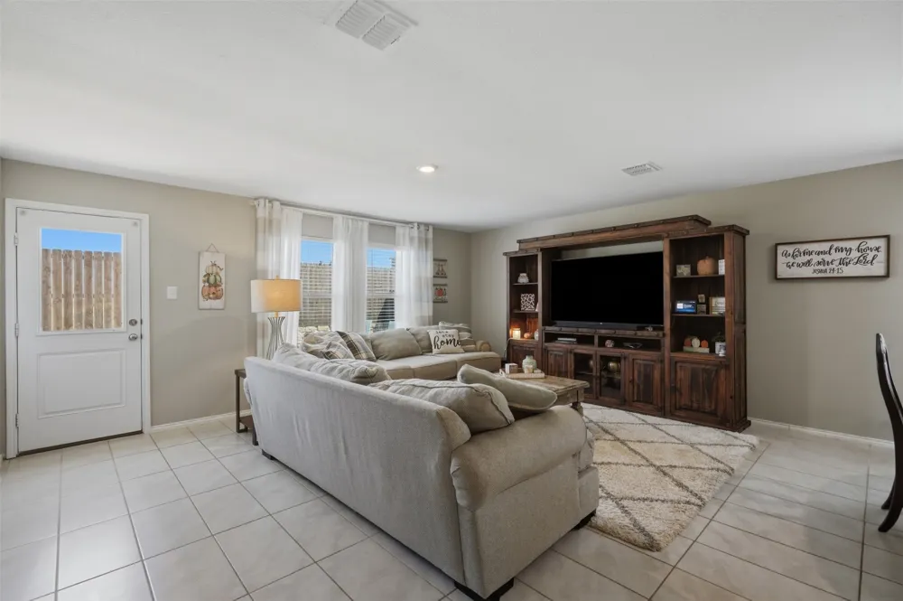 14025 Ilderton Street Pilot Point, TX 76258