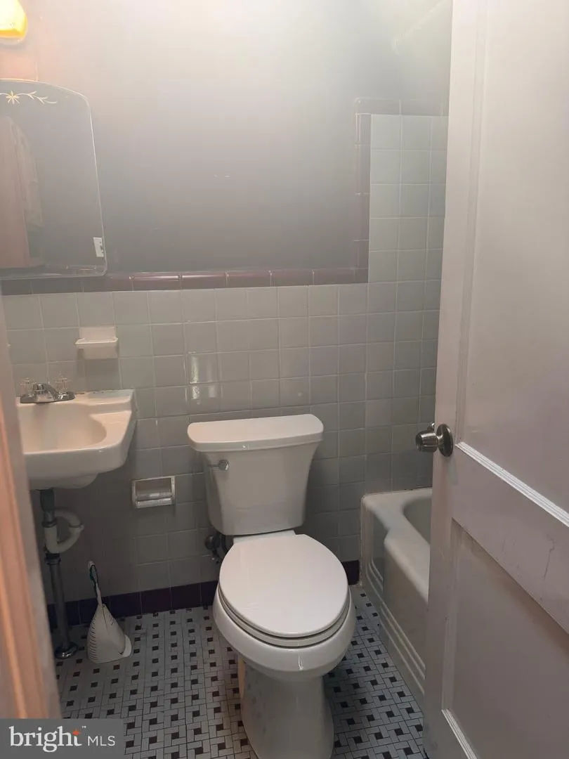 7217 BRADFORD STREET Philadelphia, PA 19149