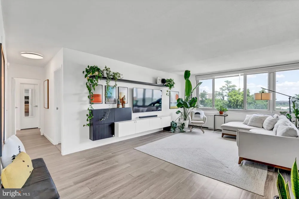 11801 ROCKVILLE PIKE #813 Rockville, MD 20852