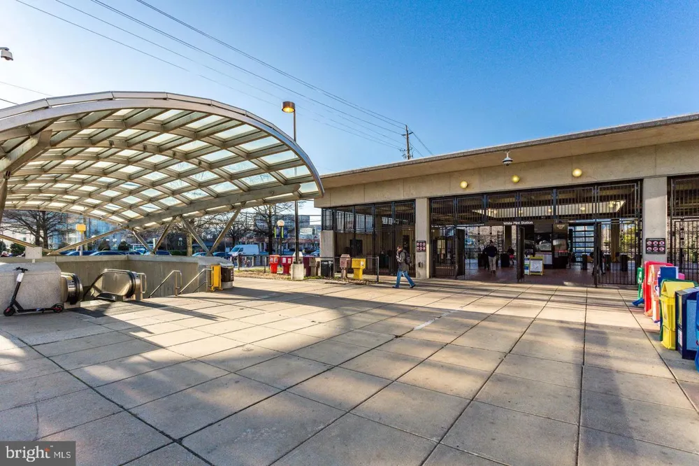 11801 ROCKVILLE PIKE #813 Rockville, MD 20852