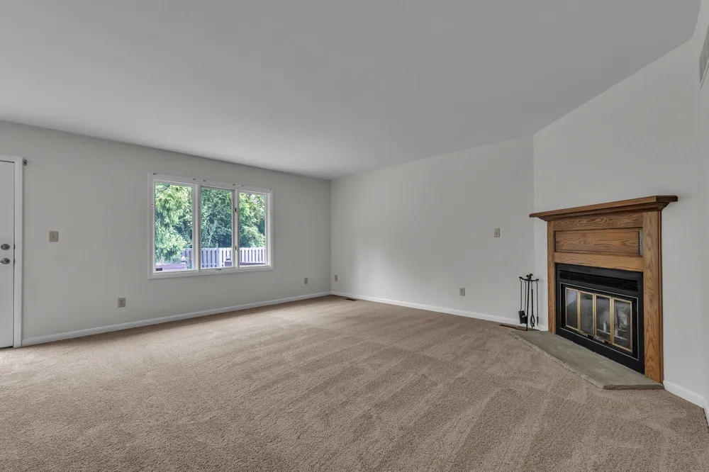 547 Park Place Saline, MI 48176