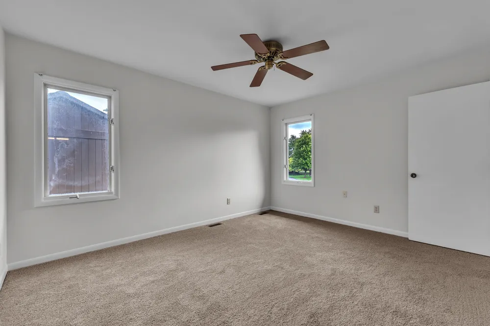 547 Park Place Saline, MI 48176