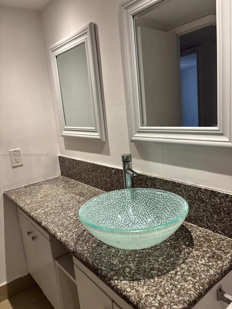 6990 NW 186th St #4-515 Hialeah, FL 33015