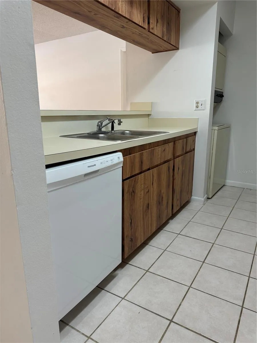 13608 S VILLAGE DRIVE #8203 Tampa, FL 33618