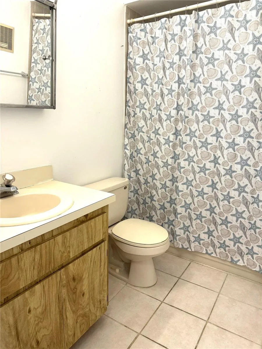 13608 S VILLAGE DRIVE #8203 Tampa, FL 33618
