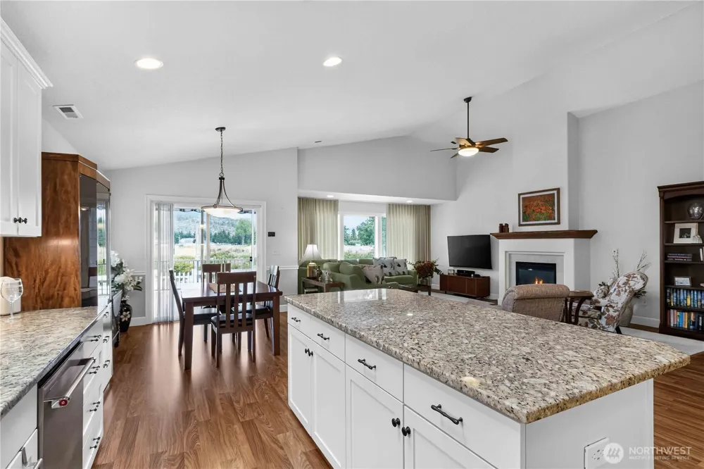 49 Willow Pointe Loop Longview, WA 98632