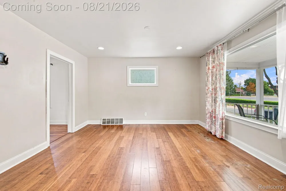220 Magnolia Drive Inkster City, MI 48141