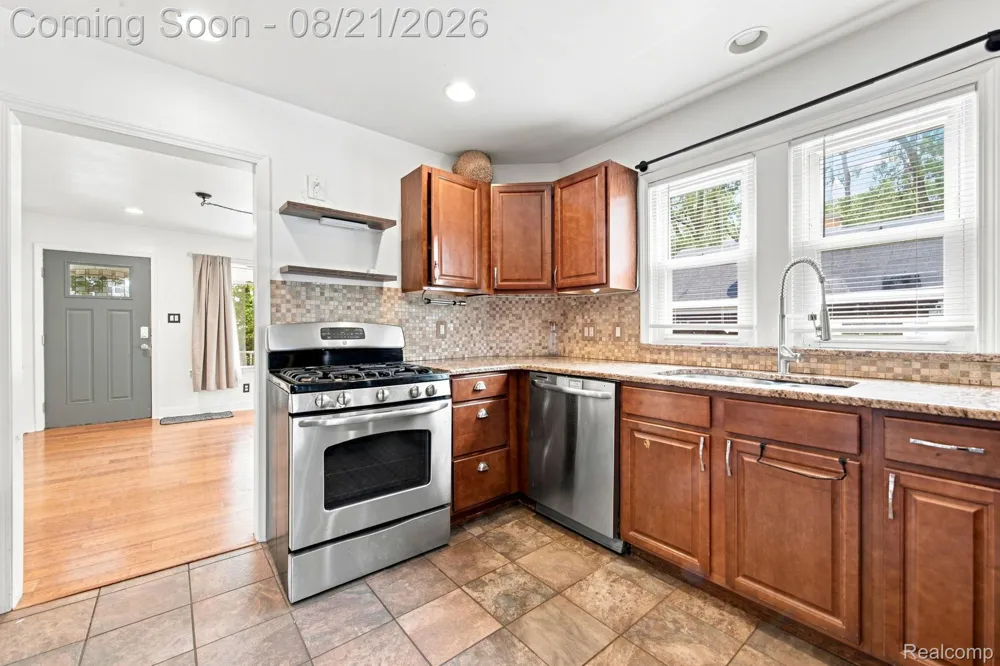 220 Magnolia Drive Inkster City, MI 48141