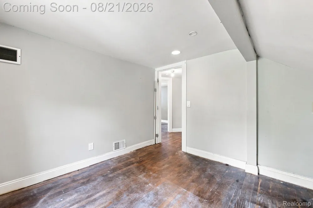 220 Magnolia Drive Inkster City, MI 48141