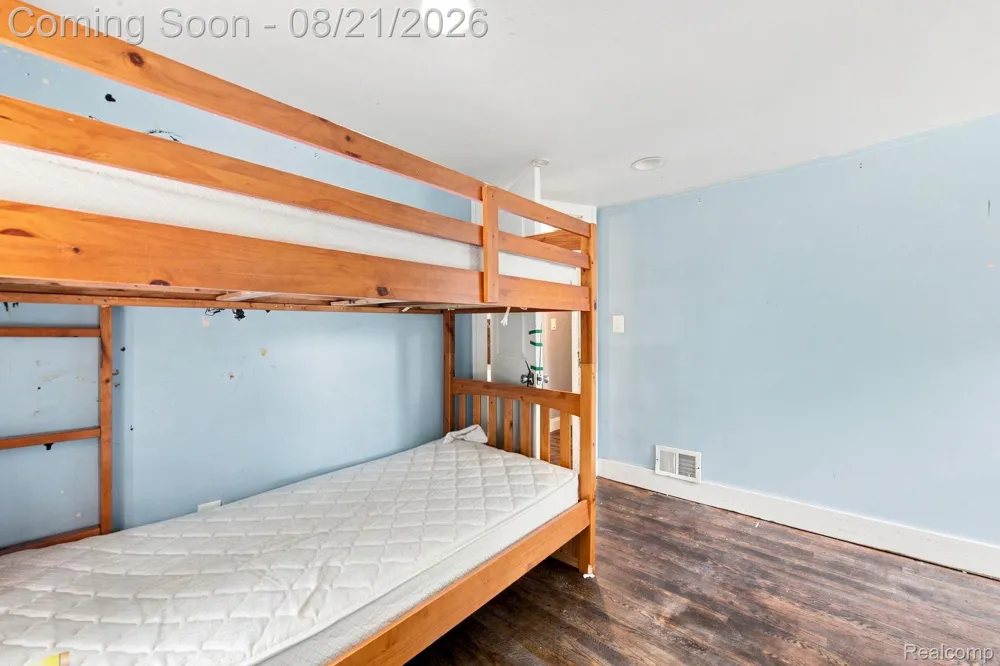 220 Magnolia Drive Inkster City, MI 48141