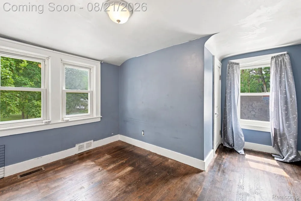 220 Magnolia Drive Inkster City, MI 48141