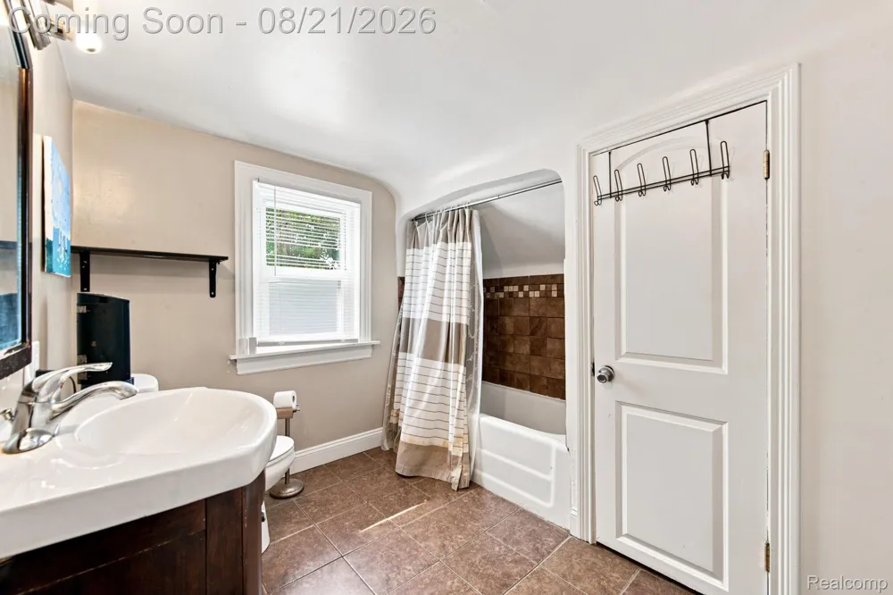 220 Magnolia Drive Inkster City, MI 48141