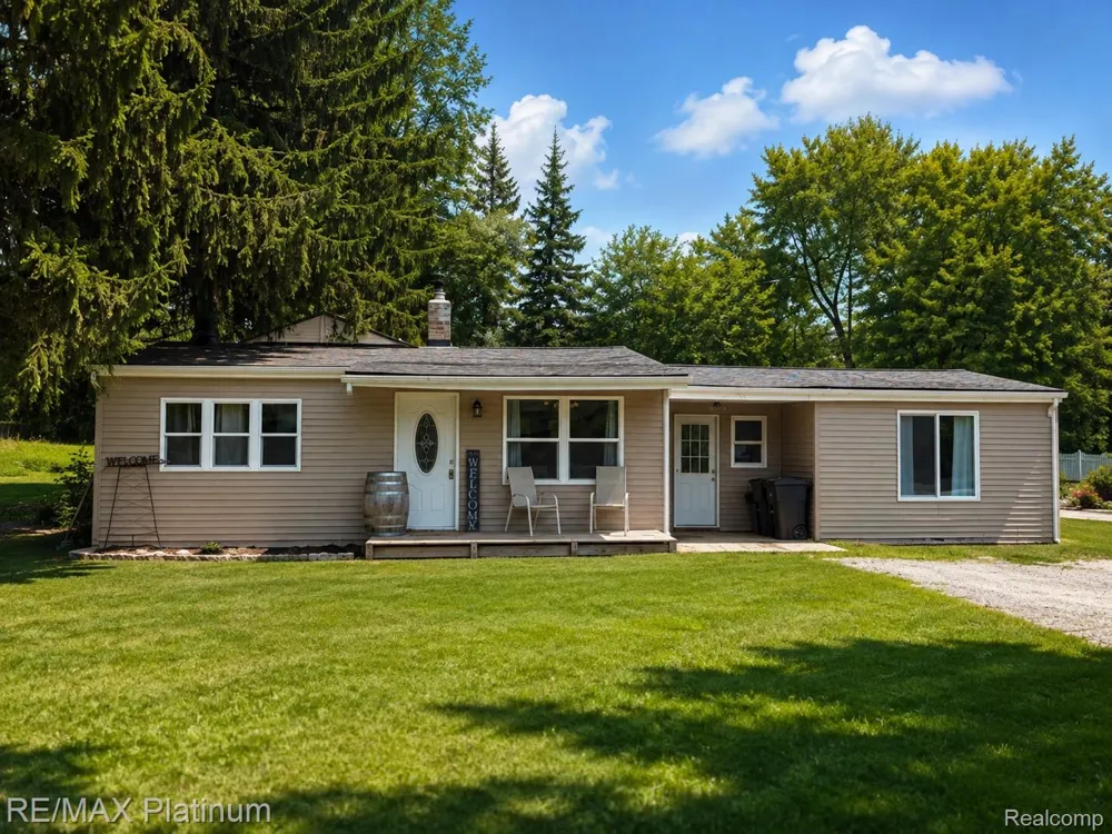 6082 Thomas Street Davison City, MI 48423