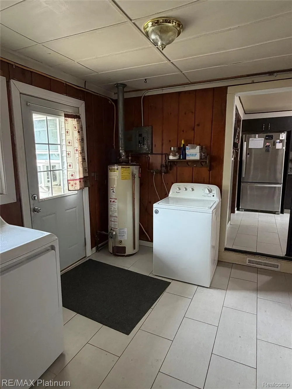 6082 Thomas Street Davison City, MI 48423