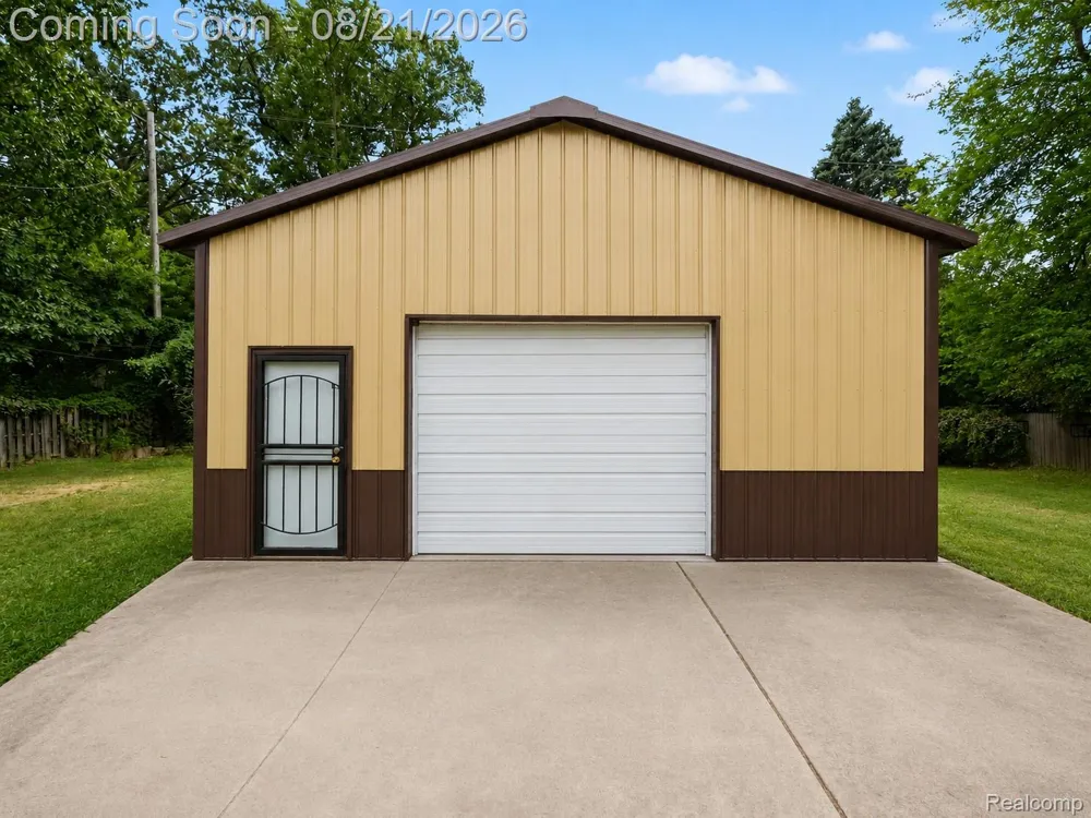 24915 Crisler Street Taylor City, MI 48180